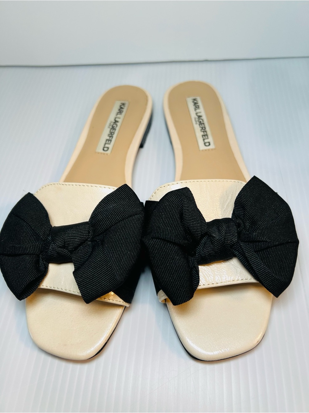 Karl Lagerfeld Women’s Rosie Cream Slide Sandals with Black Bow Size 7.5